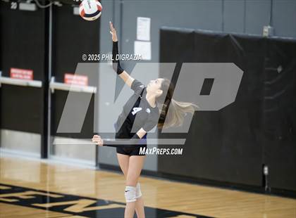 Thumbnail 3 in Longmont vs Green Mountain (CHSAA 4A Regional) photogallery.