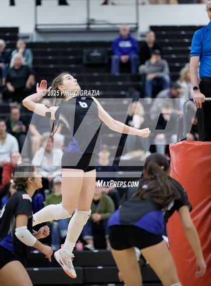 Thumbnail 2 in Longmont vs Green Mountain (CHSAA 4A Regional) photogallery.