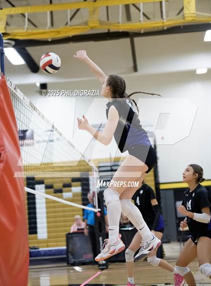 Thumbnail 2 in Longmont vs Green Mountain (CHSAA 4A Regional) photogallery.