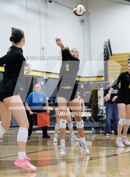 Thumbnail 1 in Longmont vs Green Mountain (CHSAA 4A Regional) photogallery.