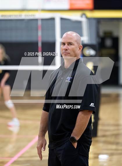 Thumbnail 3 in Longmont vs Green Mountain (CHSAA 4A Regional) photogallery.