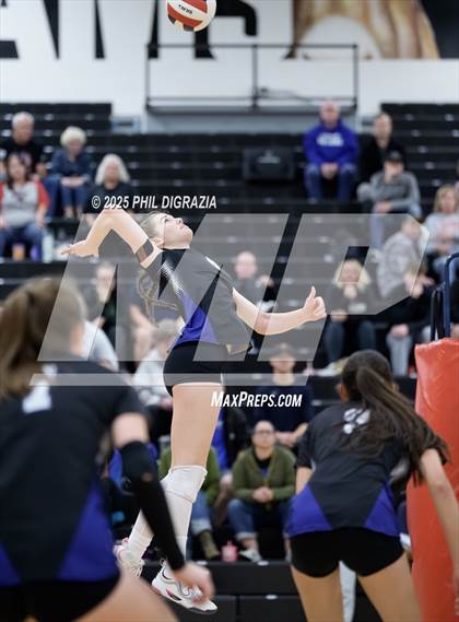 Thumbnail 2 in Longmont vs Green Mountain (CHSAA 4A Regional) photogallery.