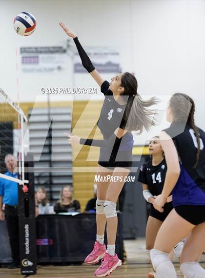 Thumbnail 3 in Longmont vs Green Mountain (CHSAA 4A Regional) photogallery.