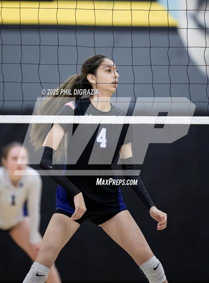 Thumbnail 1 in Longmont vs Green Mountain (CHSAA 4A Regional) photogallery.