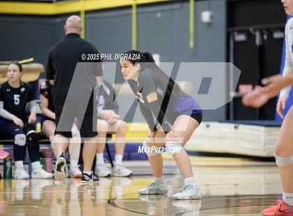 Thumbnail 3 in Longmont vs Green Mountain (CHSAA 4A Regional) photogallery.