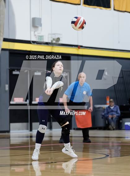 Thumbnail 3 in Longmont vs Green Mountain (CHSAA 4A Regional) photogallery.