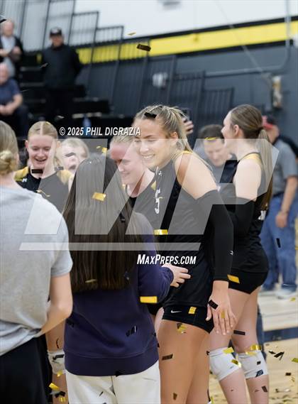 Thumbnail 3 in Longmont vs Green Mountain (CHSAA 4A Regional) photogallery.