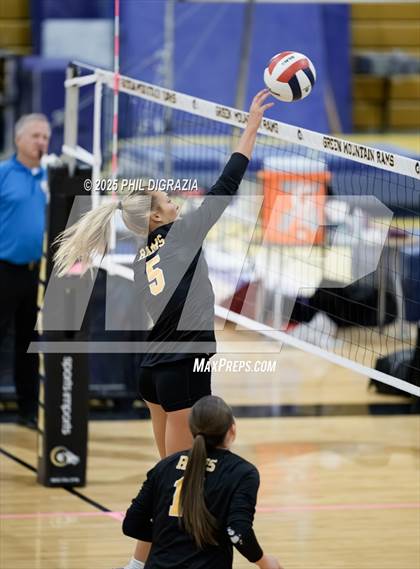 Thumbnail 1 in Longmont vs Green Mountain (CHSAA 4A Regional) photogallery.