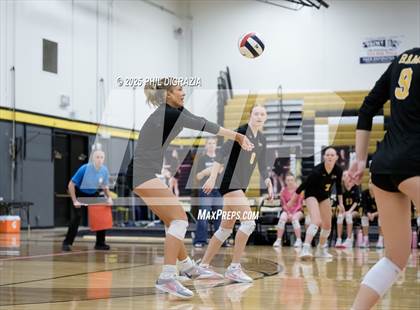 Thumbnail 1 in Longmont vs Green Mountain (CHSAA 4A Regional) photogallery.