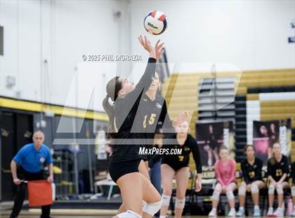 Thumbnail 3 in Longmont vs Green Mountain (CHSAA 4A Regional) photogallery.