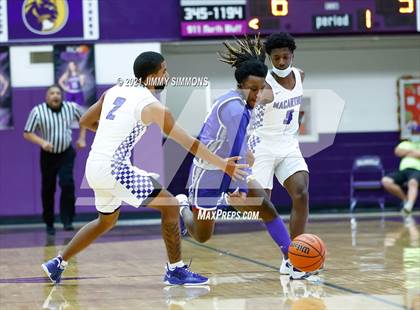 Thumbnail 3 in Quincy vs. MacArthur (Prairie Farms Holiday Classic) photogallery.