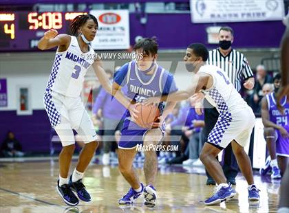 Thumbnail 3 in Quincy vs. MacArthur (Prairie Farms Holiday Classic) photogallery.