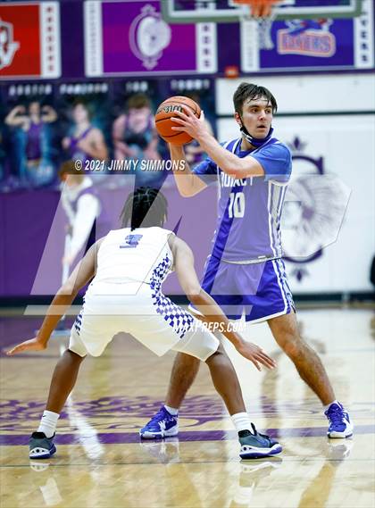 Thumbnail 2 in Quincy vs. MacArthur (Prairie Farms Holiday Classic) photogallery.