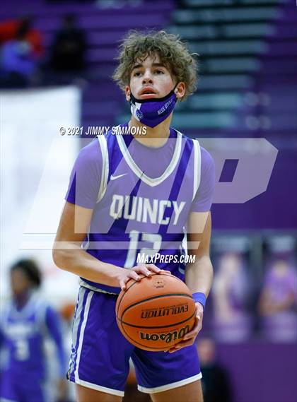 Thumbnail 3 in Quincy vs. MacArthur (Prairie Farms Holiday Classic) photogallery.