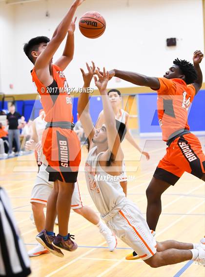 Thumbnail 2 in Browne vs. Thunderbird (Sunnyslope Hoopsgiving Tournament) photogallery.