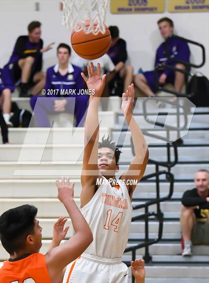 Thumbnail 1 in Browne vs. Thunderbird (Sunnyslope Hoopsgiving Tournament) photogallery.