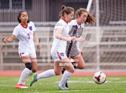Thumbnail 2 in St. Ignatius vs Saint Francis photogallery.