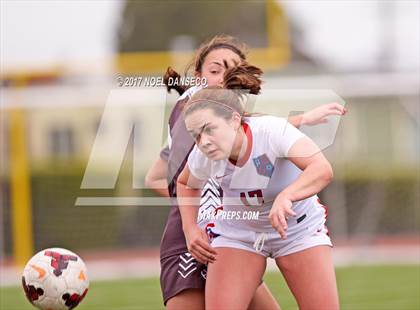 Thumbnail 2 in St. Ignatius vs Saint Francis photogallery.