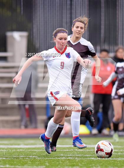 Thumbnail 2 in St. Ignatius vs Saint Francis photogallery.