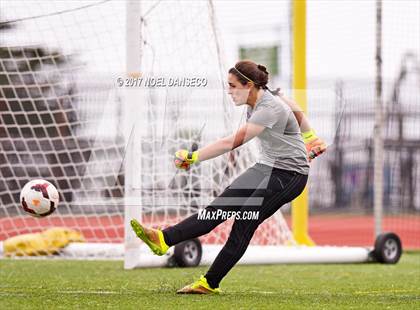 Thumbnail 1 in St. Ignatius vs Saint Francis photogallery.