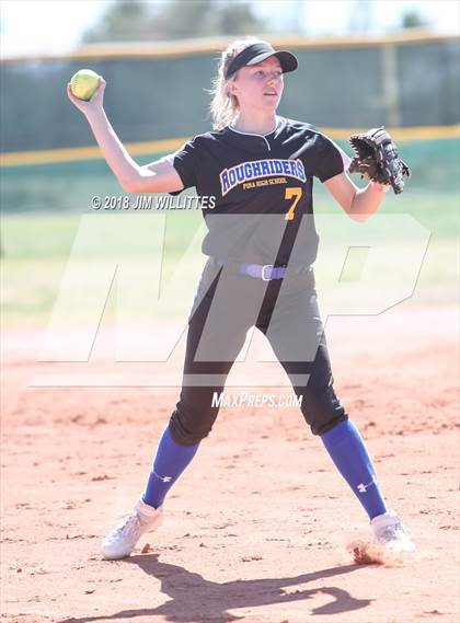 Thumbnail 3 in Valley Christian vs. Pima photogallery.
