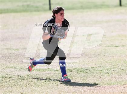 Thumbnail 3 in Valley Christian vs. Pima photogallery.