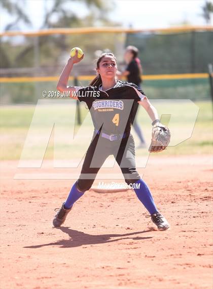 Thumbnail 2 in Valley Christian vs. Pima photogallery.