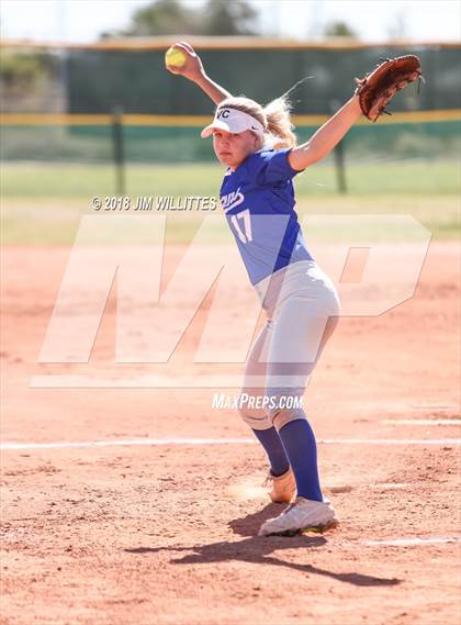 Thumbnail 3 in Valley Christian vs. Pima photogallery.