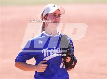 Thumbnail 3 in Valley Christian vs. Pima photogallery.