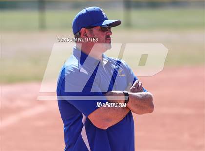 Thumbnail 1 in Valley Christian vs. Pima photogallery.