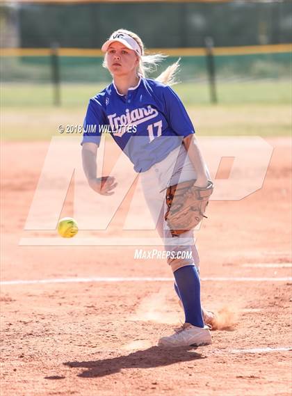 Thumbnail 2 in Valley Christian vs. Pima photogallery.