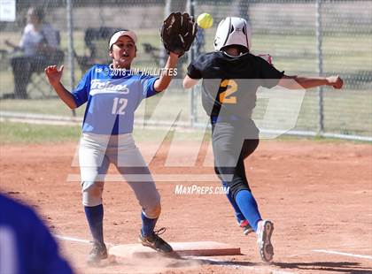 Thumbnail 3 in Valley Christian vs. Pima photogallery.