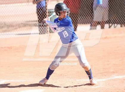 Thumbnail 3 in Valley Christian vs. Pima photogallery.