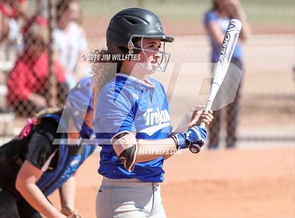 Thumbnail 2 in Valley Christian vs. Pima photogallery.