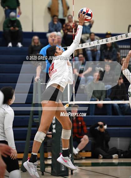 Thumbnail 3 in Sacred Heart Cathedral Preparatory vs. Saratoga (CIF CCS D3 Quarterfinal) photogallery.