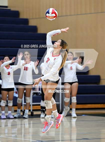 Thumbnail 3 in Sacred Heart Cathedral Preparatory vs. Saratoga (CIF CCS D3 Quarterfinal) photogallery.