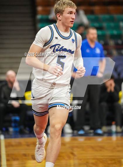 Thumbnail 3 in Timnath vs Coal Ridge (CHSAA 4A Great 8) photogallery.