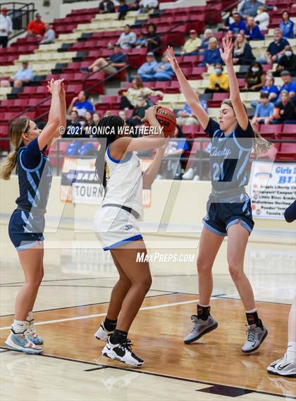 Thumbnail 1 in Sunnyvale vs. Liberty Christian (Whataburger Tournament) photogallery.