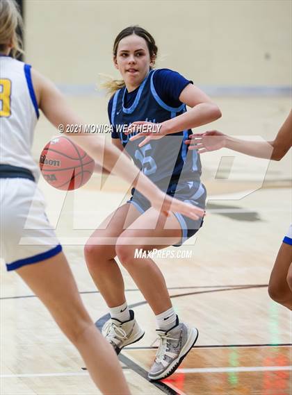 Thumbnail 3 in Sunnyvale vs. Liberty Christian (Whataburger Tournament) photogallery.