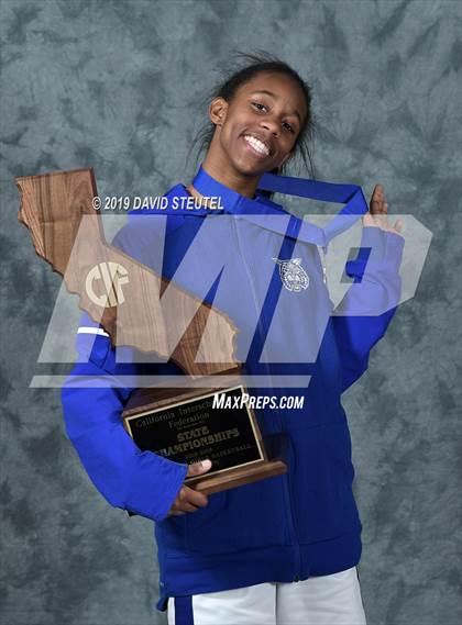 Thumbnail 1 in Oakland (CIF State D3 Award Photos) photogallery.