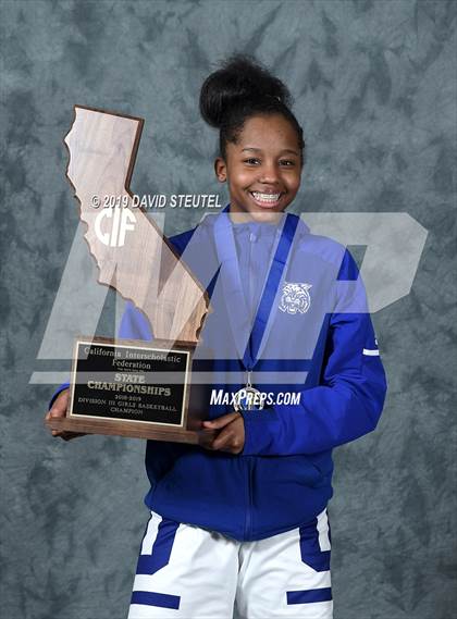 Thumbnail 1 in Oakland (CIF State D3 Award Photos) photogallery.