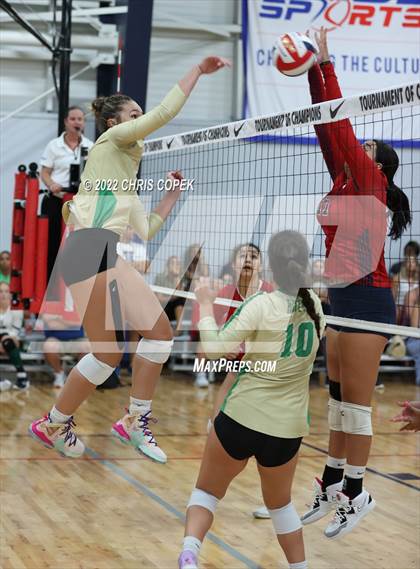 Thumbnail 3 in Lake Brantley vs Buford (Nike Tournament of Champions) photogallery.