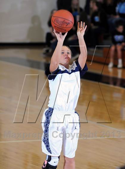 Thumbnail 1 in McLean County vs Ohio County (10th District Semi-Final) photogallery.