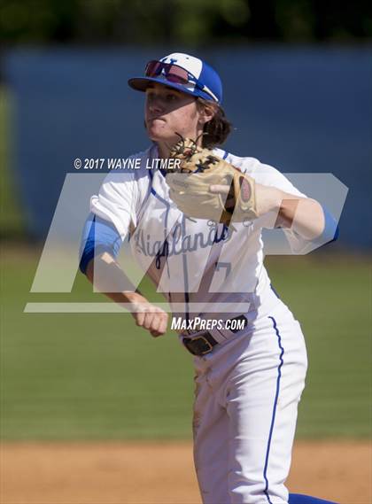 Thumbnail 1 in Newport Central Catholic vs Highlands photogallery.