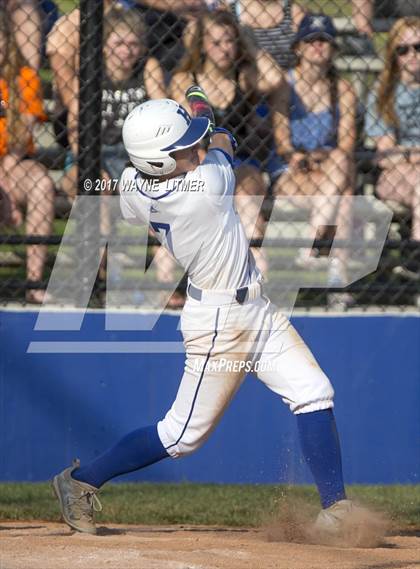 Thumbnail 2 in Newport Central Catholic vs Highlands photogallery.