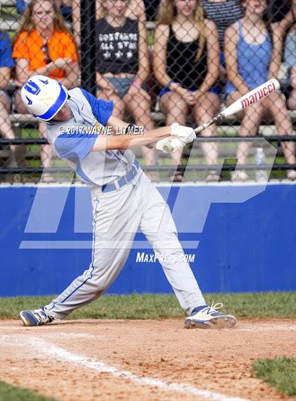 Thumbnail 2 in Newport Central Catholic vs Highlands photogallery.
