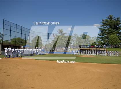 Thumbnail 2 in Newport Central Catholic vs Highlands photogallery.