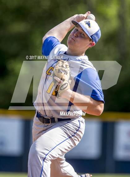 Thumbnail 3 in Newport Central Catholic vs Highlands photogallery.