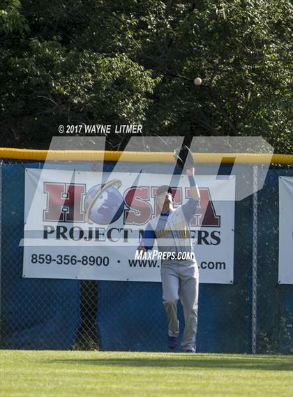 Thumbnail 3 in Newport Central Catholic vs Highlands photogallery.