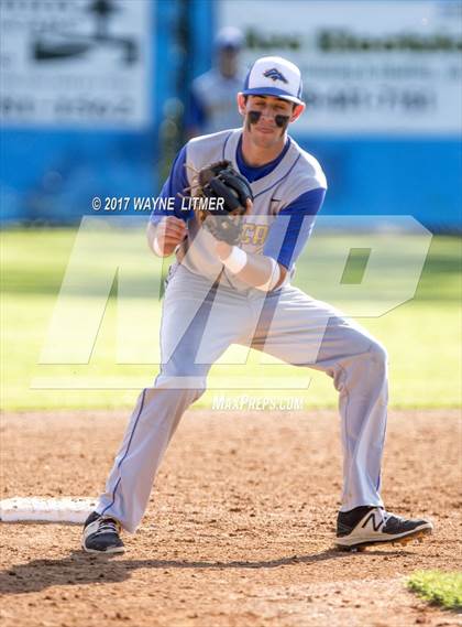 Thumbnail 1 in Newport Central Catholic vs Highlands photogallery.